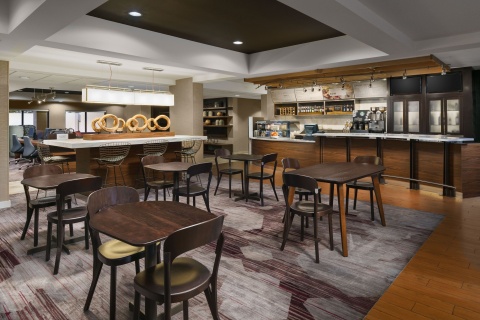 Courtyard Chicago- Bloomingdale