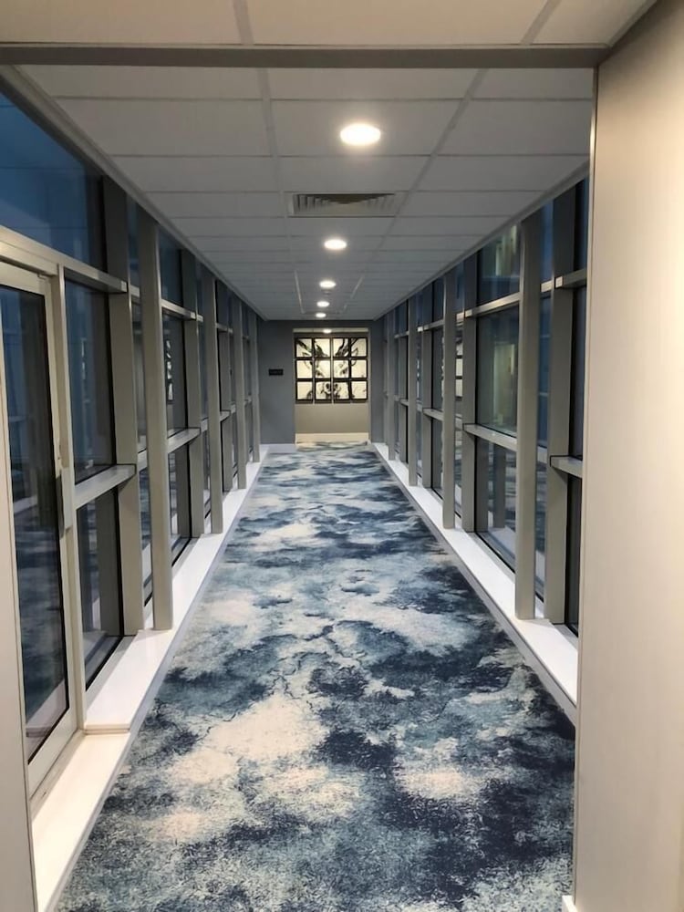 HAMPTON BY HILTON BRISTOL AIRPORT