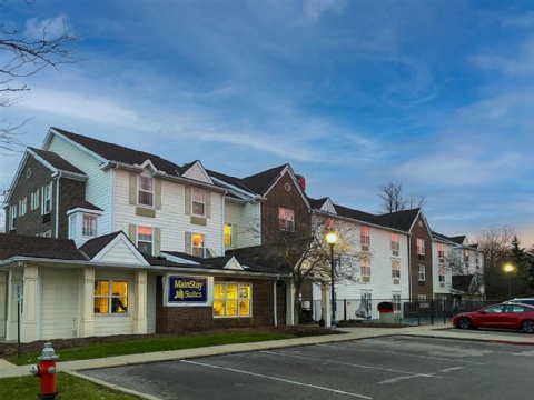Mainstay Suites Middleburg Heights Cleveland Airport