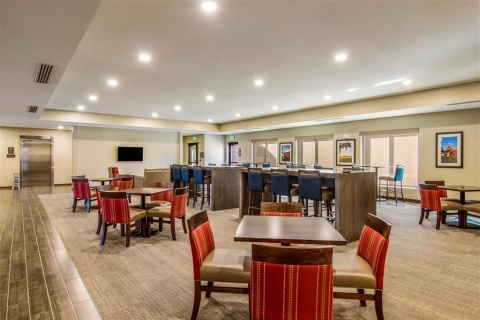 Comfort Suites