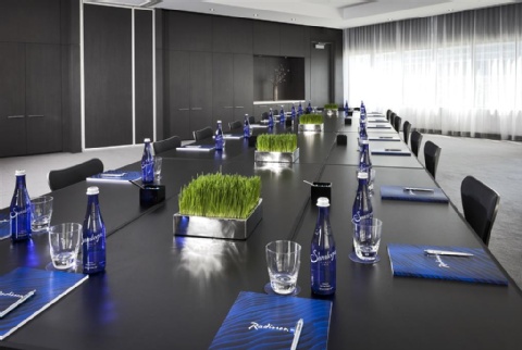 Radisson Blu Aqua Chicago