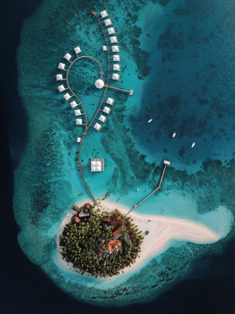 Diamonds Thudufushi Maldives Resort & Spa