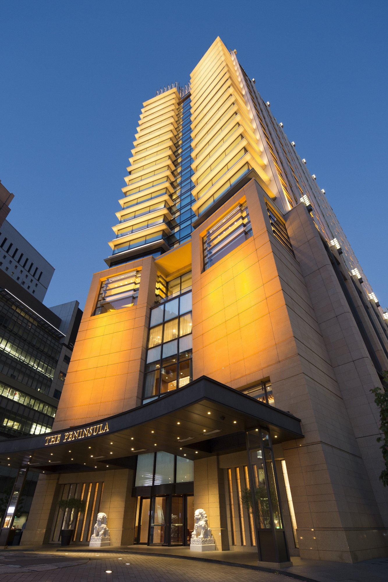 Peter restaurant and bar at The Peninsula Tokyo with panoramic Tokyo skyline view from the 24th-floor rooftop position designed by Yabu Pushelberg