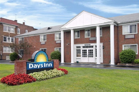 Days Inn By Wyndham Cleveland Lakewood