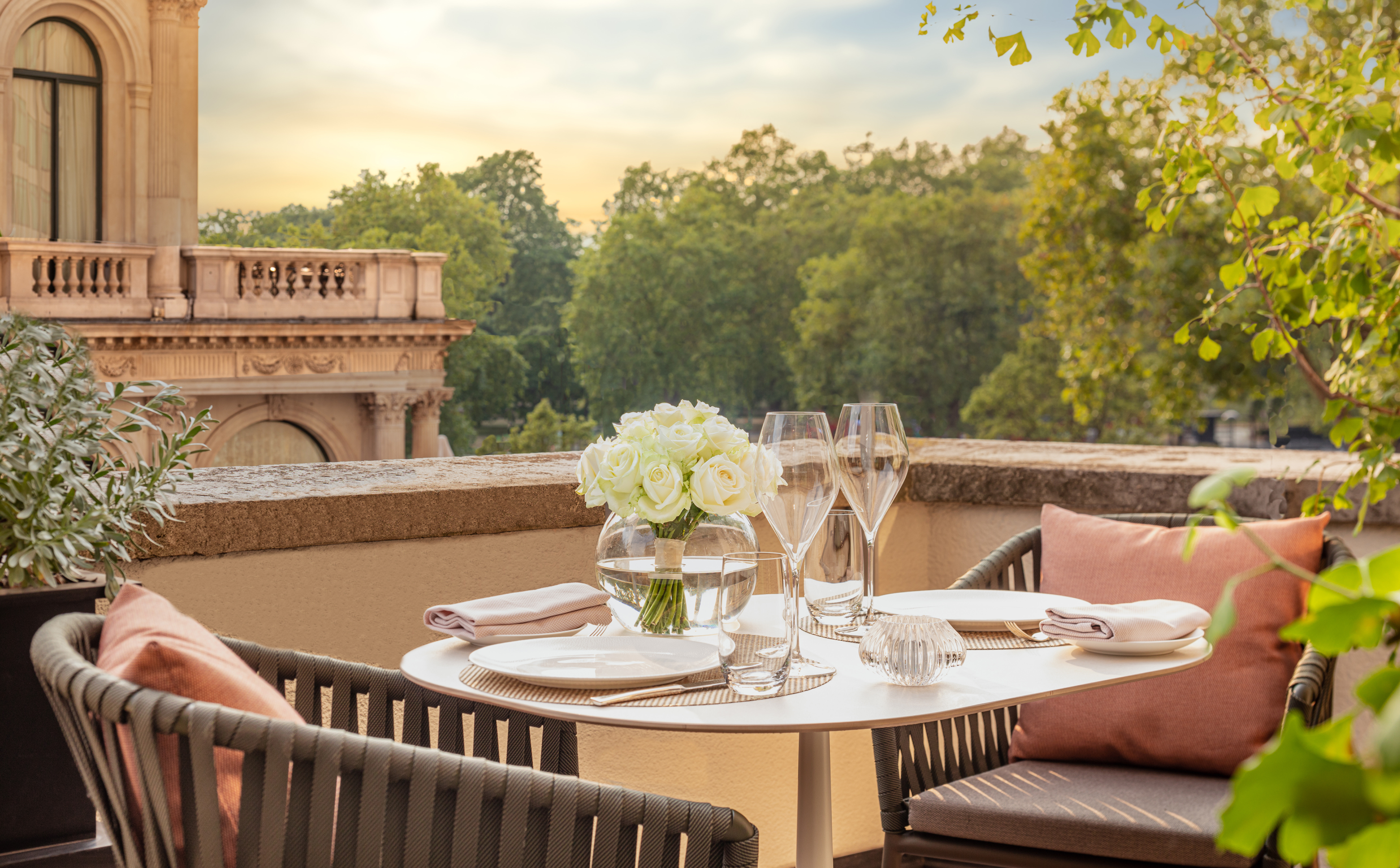 The substantial Four Seasons Hotel London at Park Lane dining or spa configuration with the substantive contemporary Mayfair luxury identity and the dedicated 10th-floor rooftop spa orientation evocative of the property's iconic Park Lane luxury programme