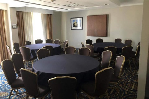 Ramada By Wyndham Cleveland Independence