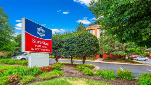 Surestay Plus Hotel By Best Western Chicago Lombar