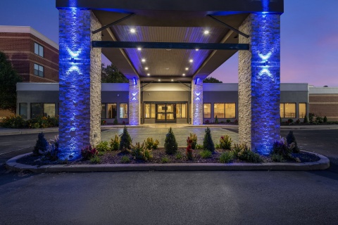 Holiday Inn Express Naperville