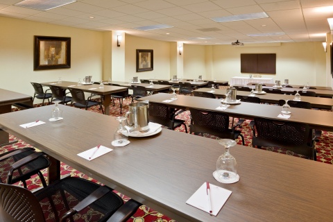 Crowne Plaza Cleveland Airport