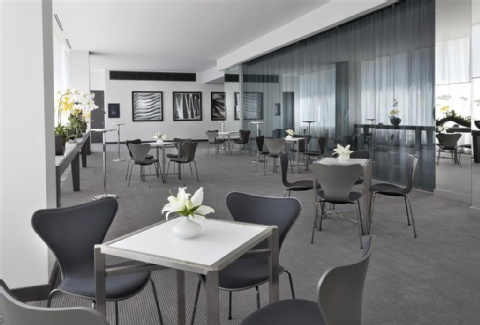 Radisson Blu Aqua Chicago