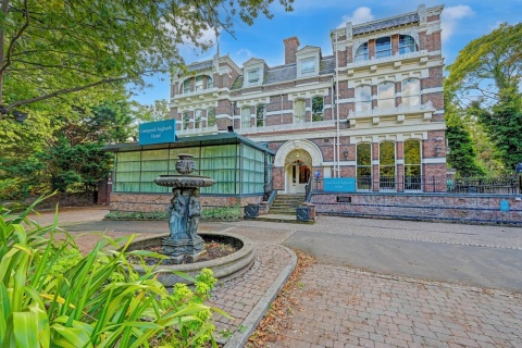LIVERPOOL AIGBURTH SEFTON PARK HOTEL BY