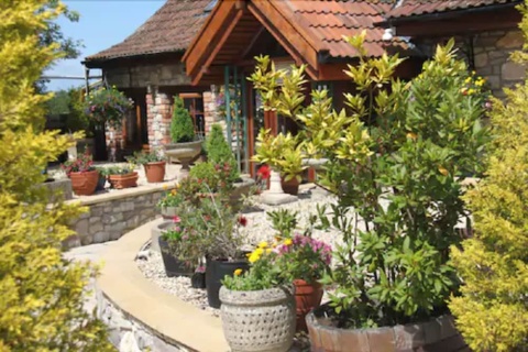 BRIDGE FARM GUESTHOUSE