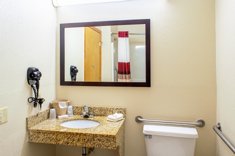 Red Roof Inn And Suites Middletown Franklin