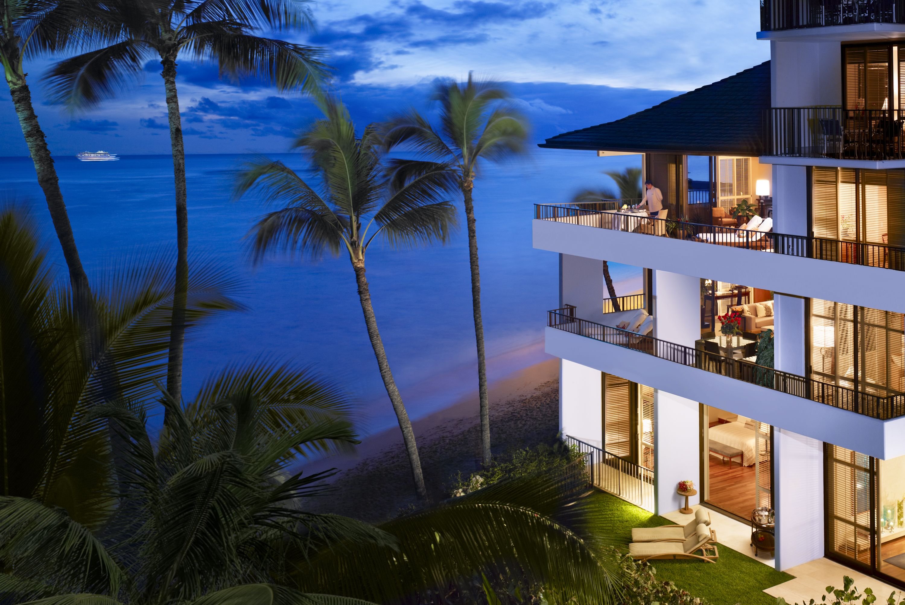 Halekulani Honolulu ocean-view guest room with private lanai overlooking Waikiki Beach and Diamond Head