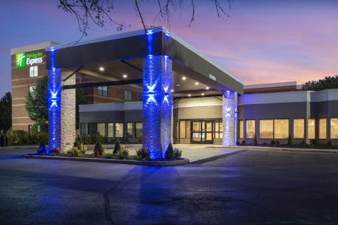 Holiday Inn Express Naperville